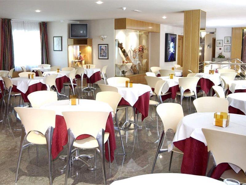 Hotel Yomo Imperial Sant Julià de Lòria Exterior foto
