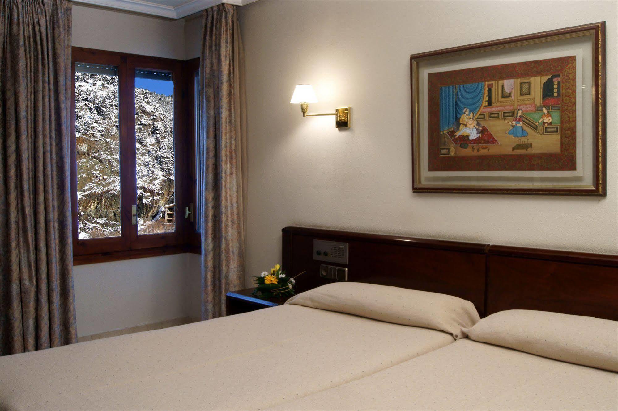 Hotel Yomo Imperial Sant Julià de Lòria Zimmer foto