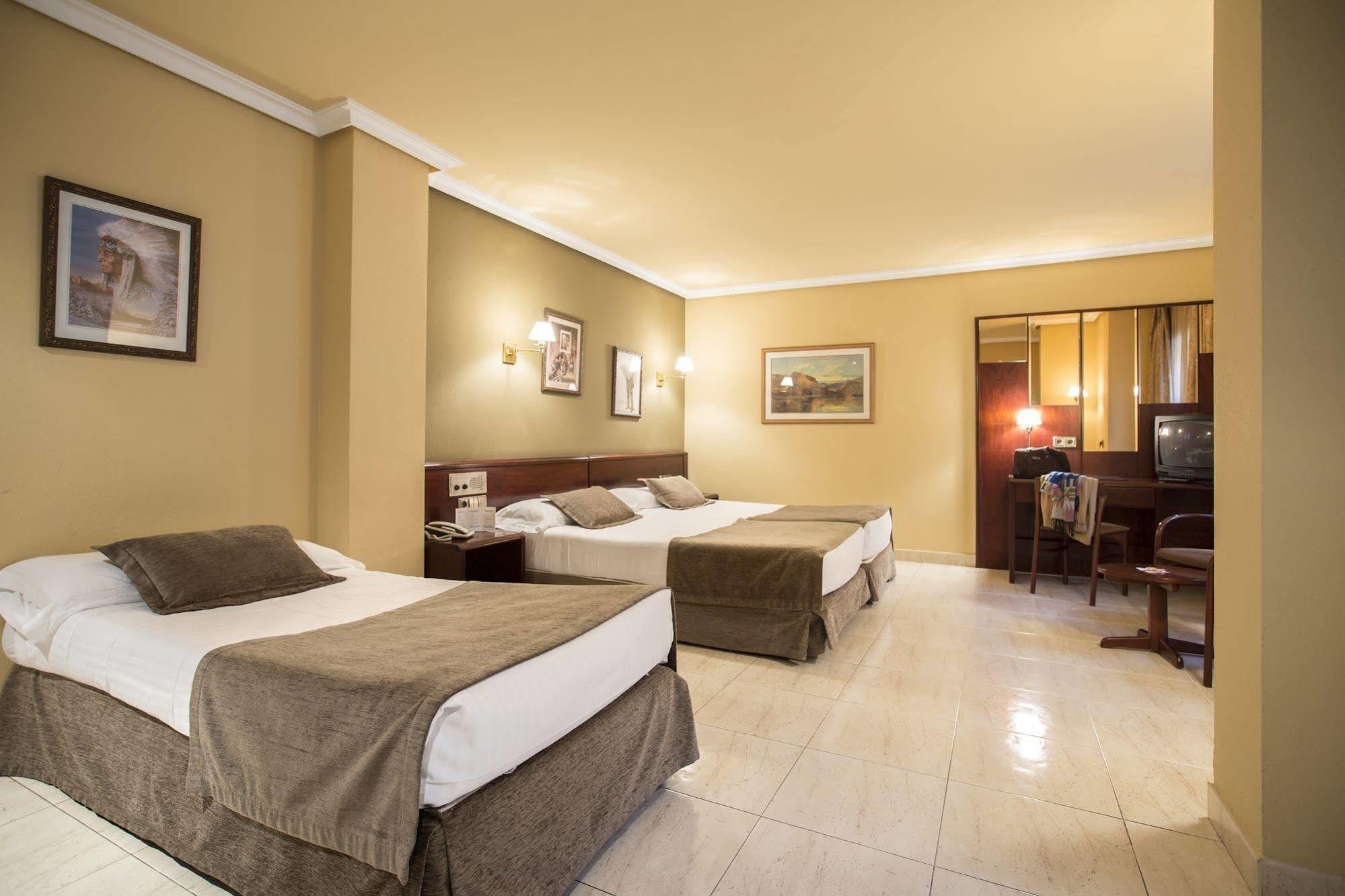 Hotel Yomo Imperial Sant Julià de Lòria Exterior foto